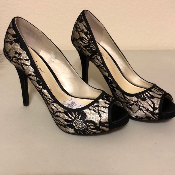 FIONI Heels - Picture 2 of 3